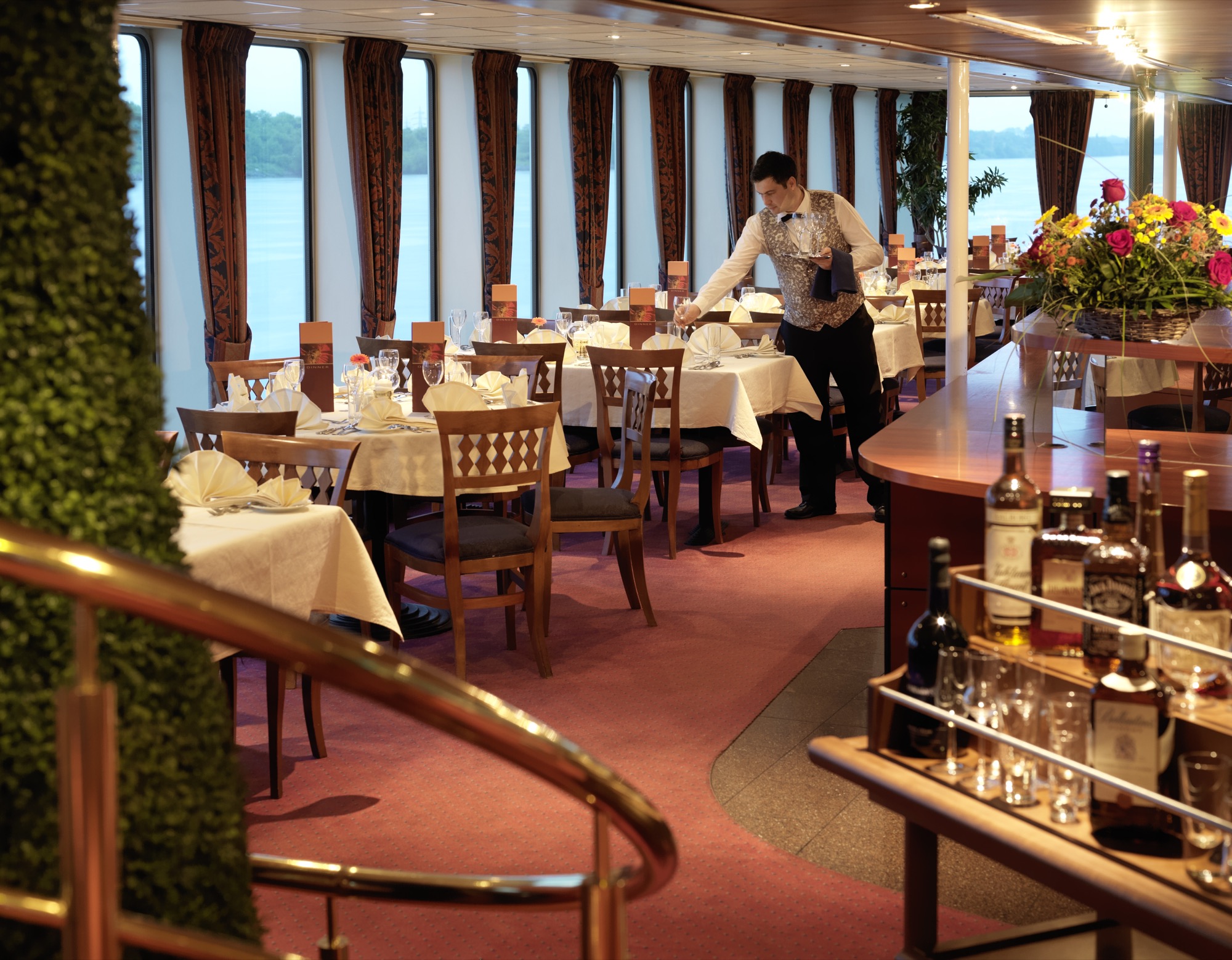 Amadeus Waterways 08 Amadeus Symphony Restaurant.jpg